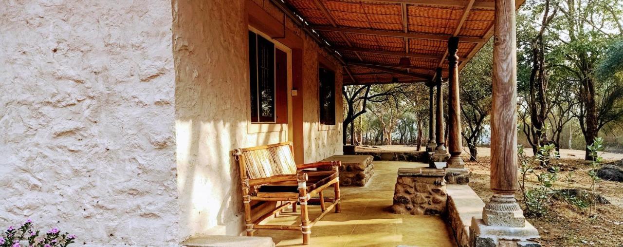 Jungle Hut 3*